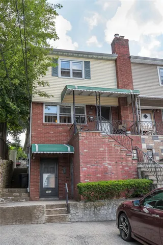 a car parked in front of a building