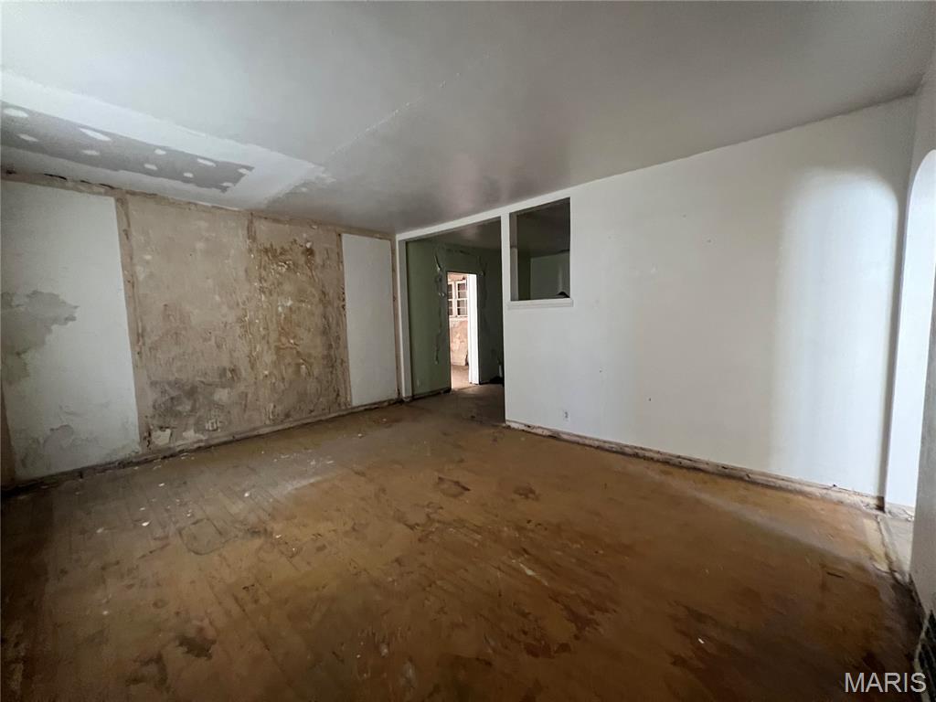9639 Lackland Road Overland, MO 63114 - Photo 3 of 8 Gallery Image 3