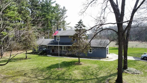 $749,000 | 26641 60th Avenue, Mattawan, MI 49071