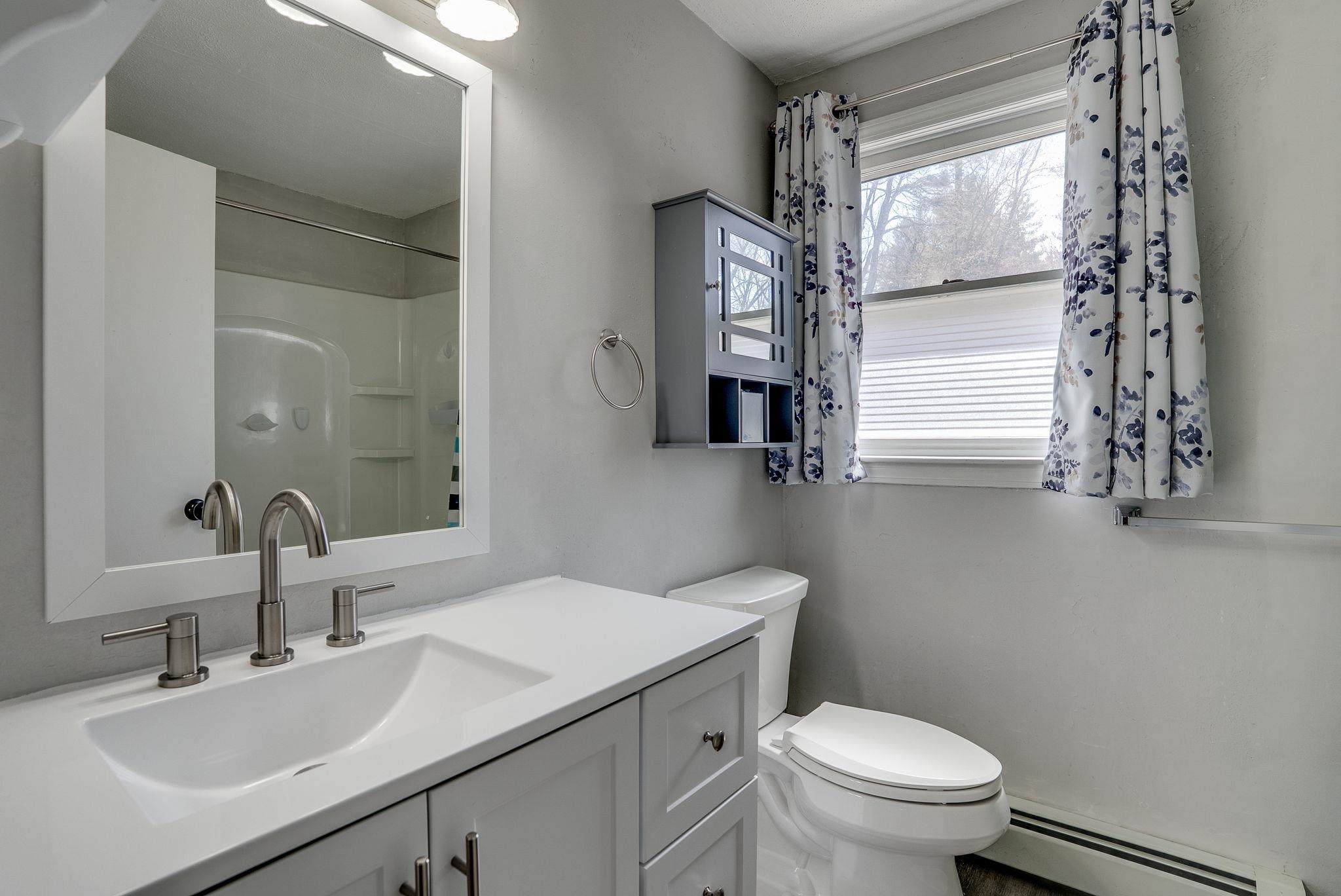 22 A Circle Drive Litchfield, NH 03052 - Photo 13 of 19