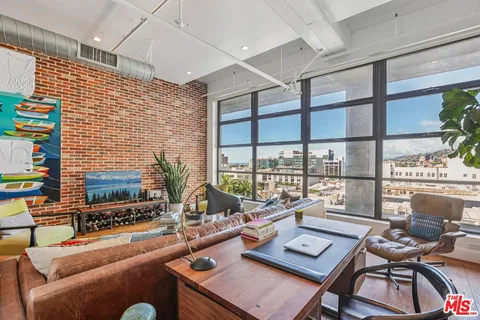 $1,095,000 | 1645 Vine Street, Unit 611, Los Angeles, CA 90028