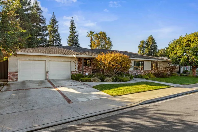 a view of outdoor space yard and front view of a house