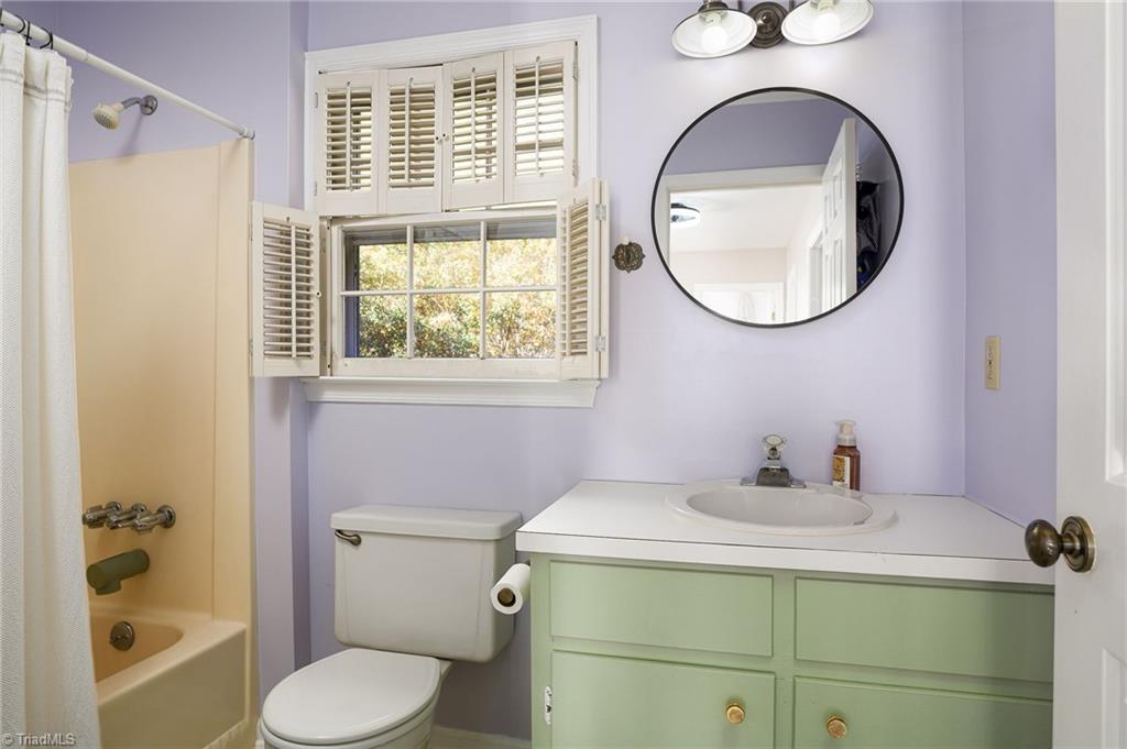 2021 Arden Place High Point, NC 27265 - Photo 22 of 35