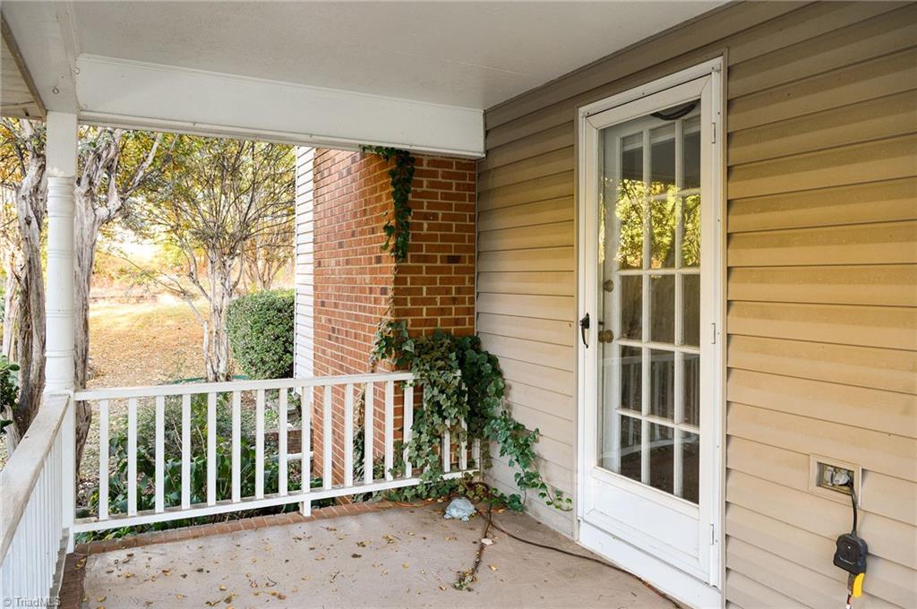 2021 Arden Place High Point, NC 27265 - Photo 5 of 35