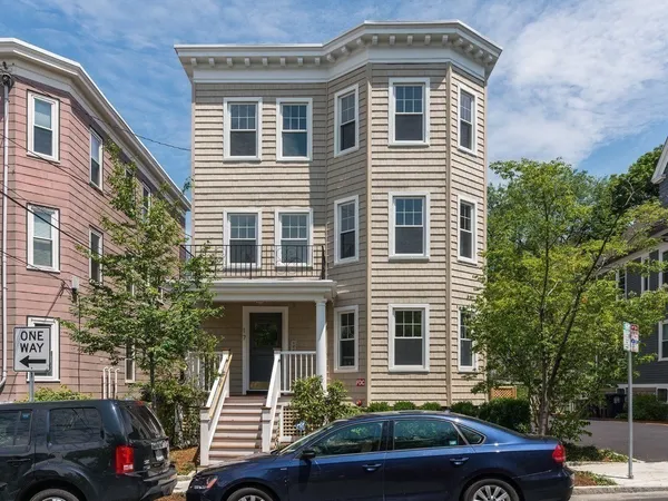 $6,500 | 17 Standish Street, Unit 1, Cambridge, MA 02138