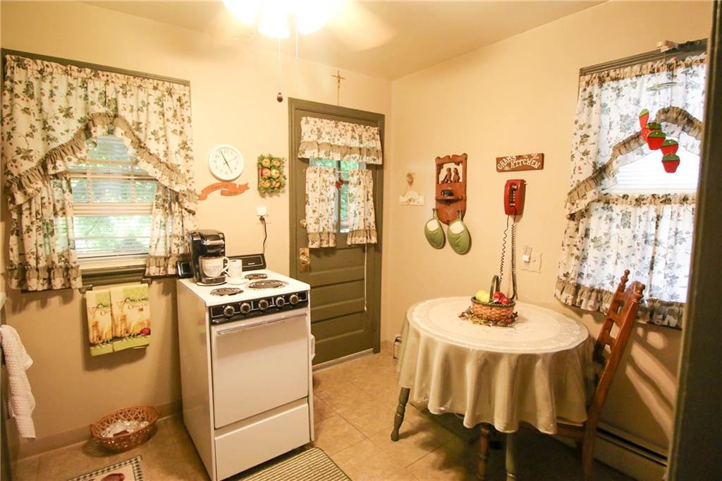 2859 Beaver Road Ambridge, PA 15003 - Photo 3 of 20 2 windows allow for morning sunshine, while you drink your coffee!