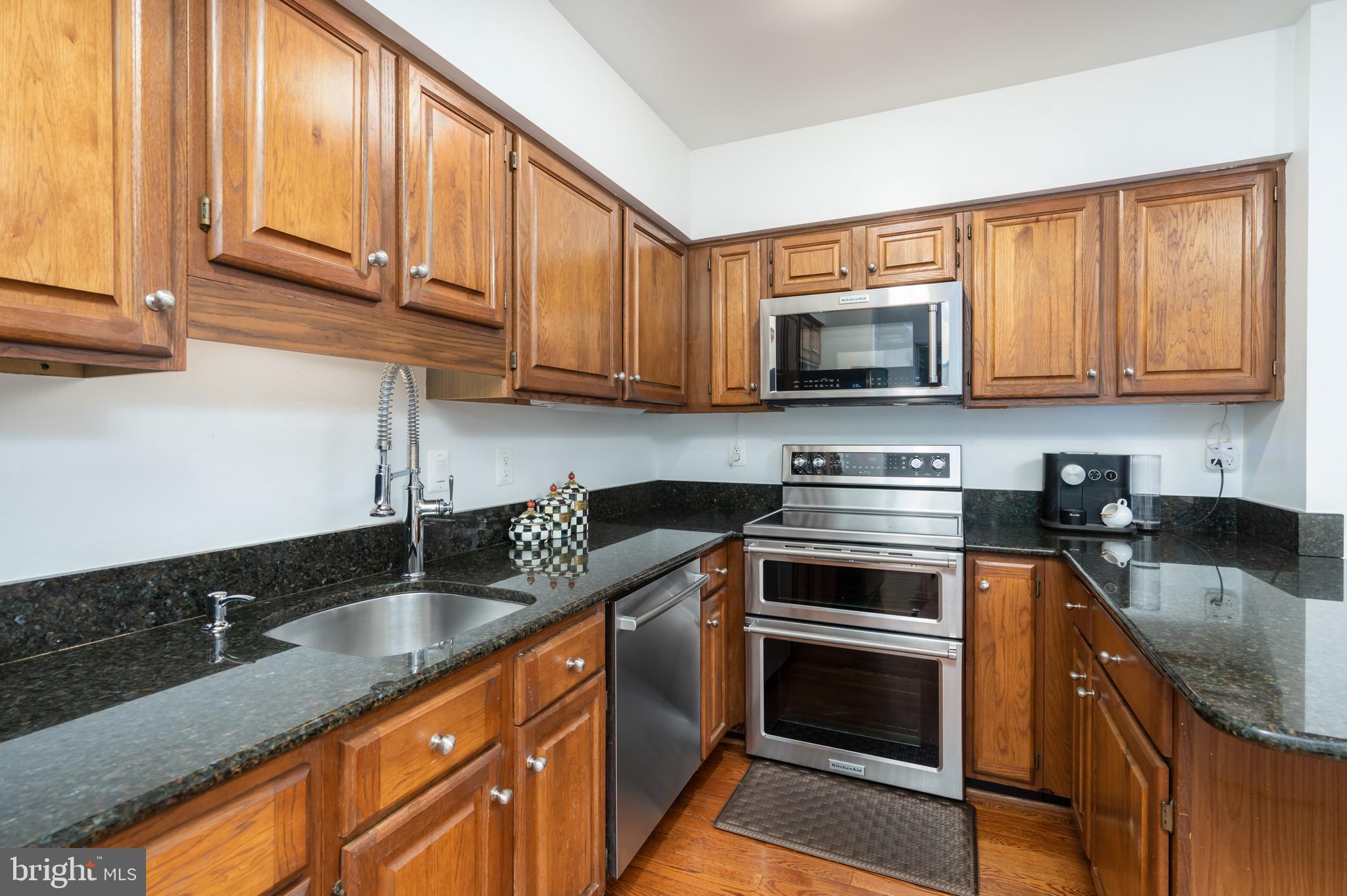 1498 Hampton Hill Circle McLean, VA 22101 - Photo 15 of 27