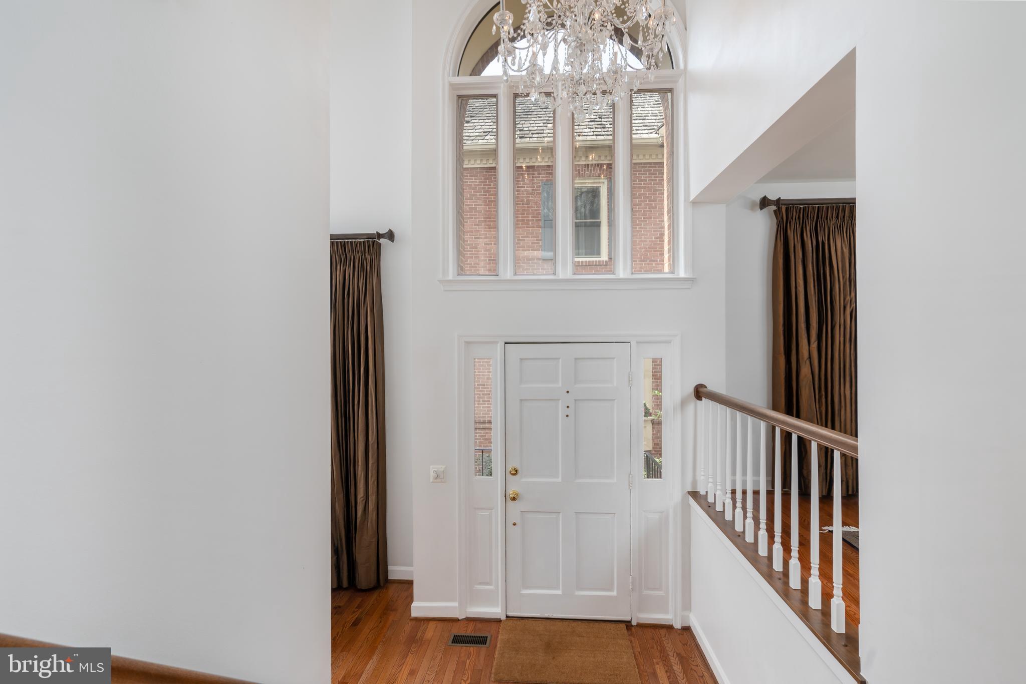 1498 Hampton Hill Circle McLean, VA 22101 - Photo 8 of 27