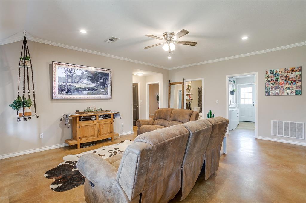 301 Willow Circle Springtown, TX 76082 - Photo 12 of 40