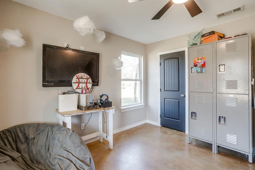 301 Willow Circle Springtown, TX 76082 - Photo 29 of 40