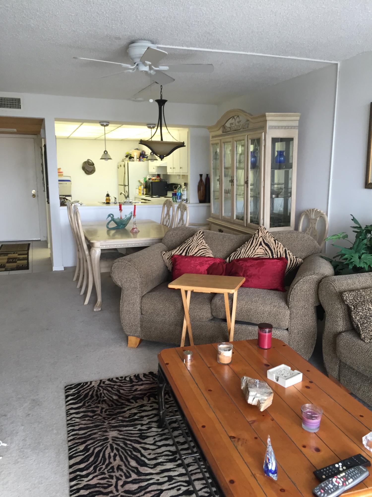 4 Royal Palm Way, Unit 604 Boca Raton, FL 33432 - Photo 2 of 10 Living Room