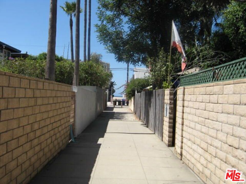 130 Montreal Street Playa del Rey, CA 90293 - Photo 25 of 25