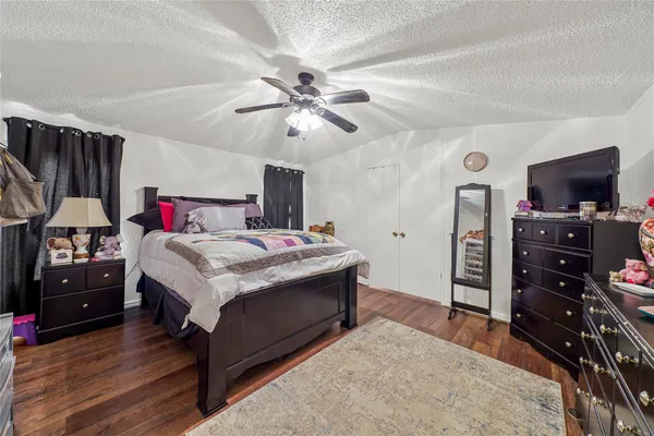 $649,000 | 19645 Nordt Road, Damon, TX 77430