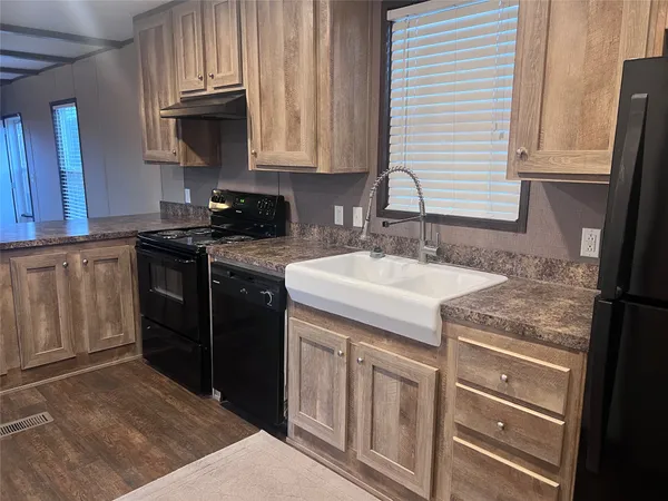 $649,000 | 19645 Nordt Road, Damon, TX 77430