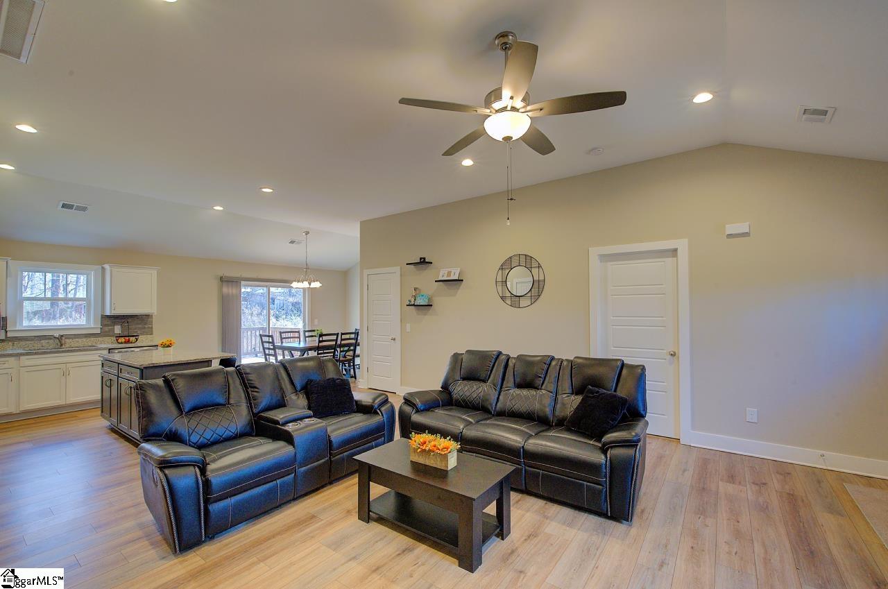 110 Sanders Drive Easley, SC 29642 - Photo 6 of 24