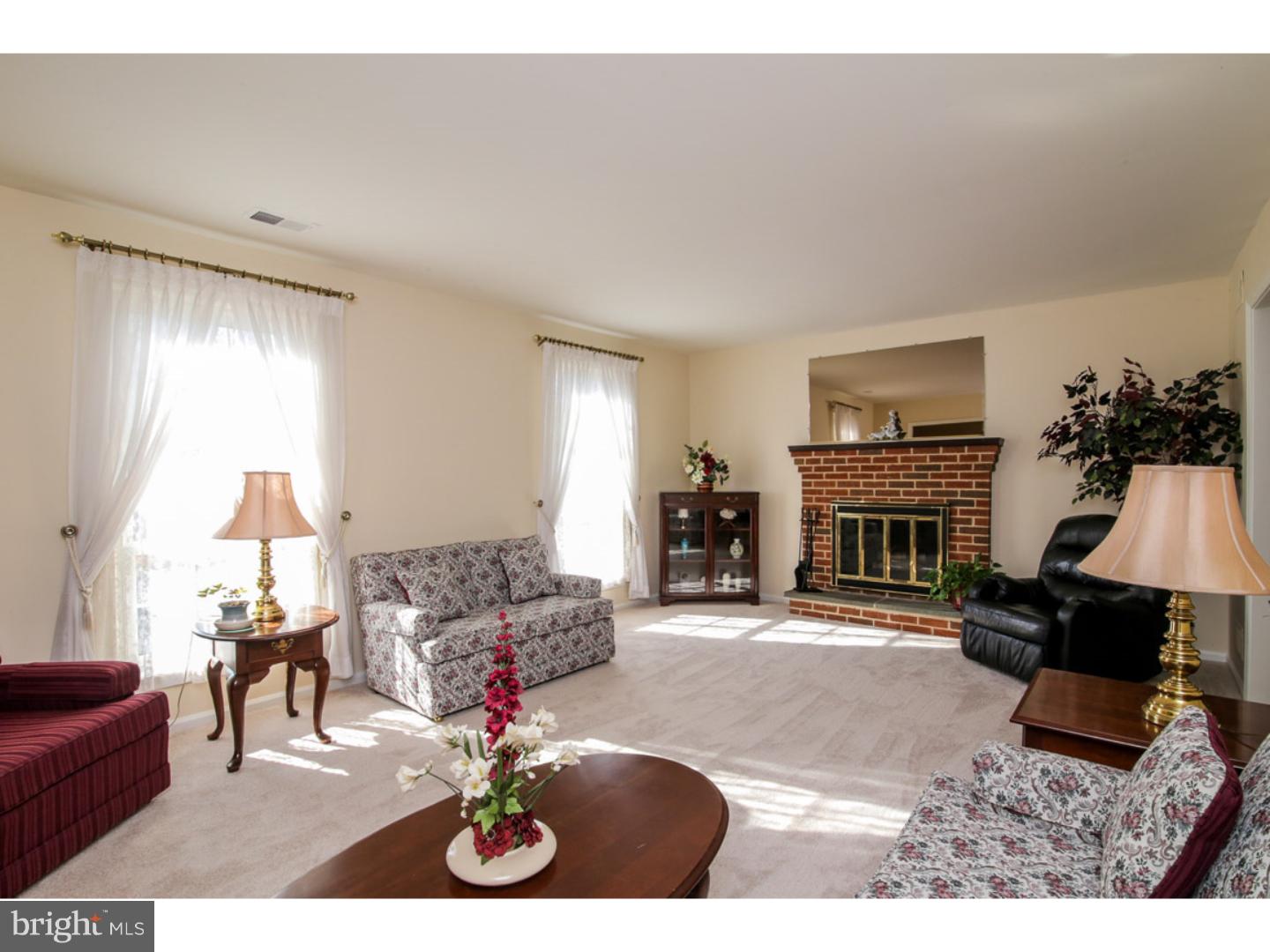 3215 Raye Road Thorndale, PA 19372 - Photo 5 of 25 Living Room