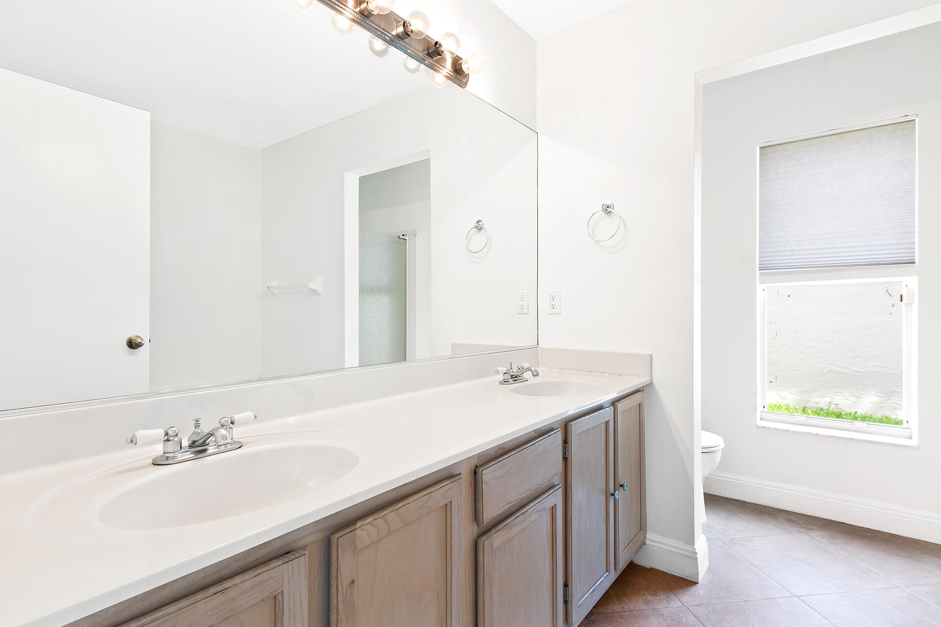 22616 Middletown Drive Boca Raton, FL 33428 - Photo 19 of 24 Primary Bathroom