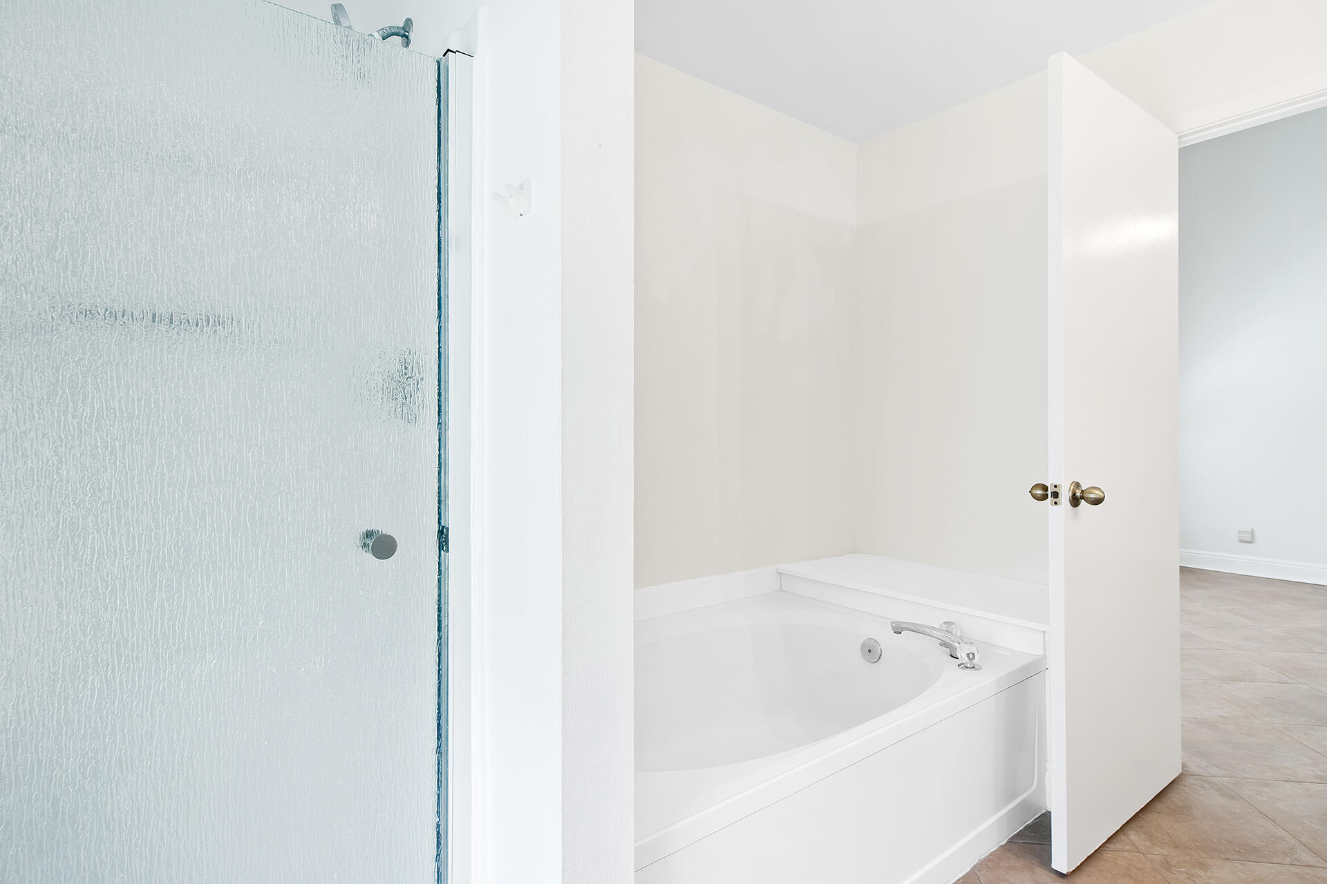 22616 Middletown Drive Boca Raton, FL 33428 - Photo 20 of 24 Primary Bathroom