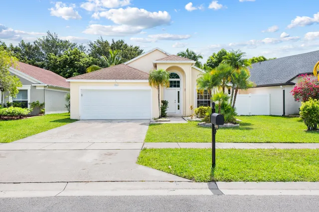 $3,600 | 22616 Middletown Drive, Boca Raton, FL 33428