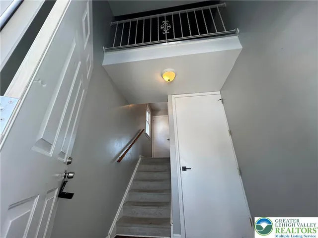 $319,000 | 236 Vista Drive, Easton, PA 18042