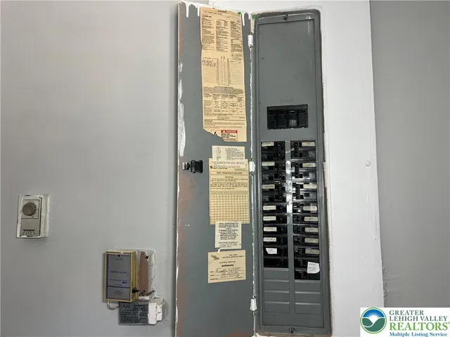 $319,000 | 236 Vista Drive, Easton, PA 18042