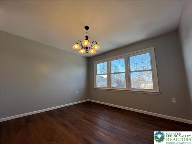 $319,000 | 236 Vista Drive, Easton, PA 18042