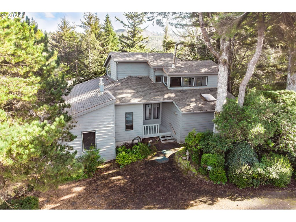 131 East Bay Point Road Gleneden Beach, OR 97388 - Photo 4 of 44