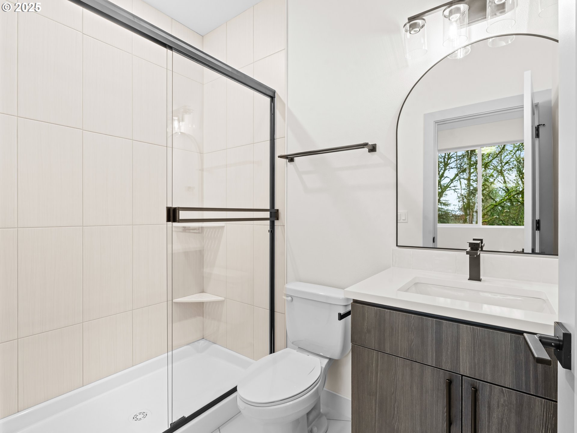 5213 Southwest Vacuna Street Portland, OR 97219 - Photo 12 of 16