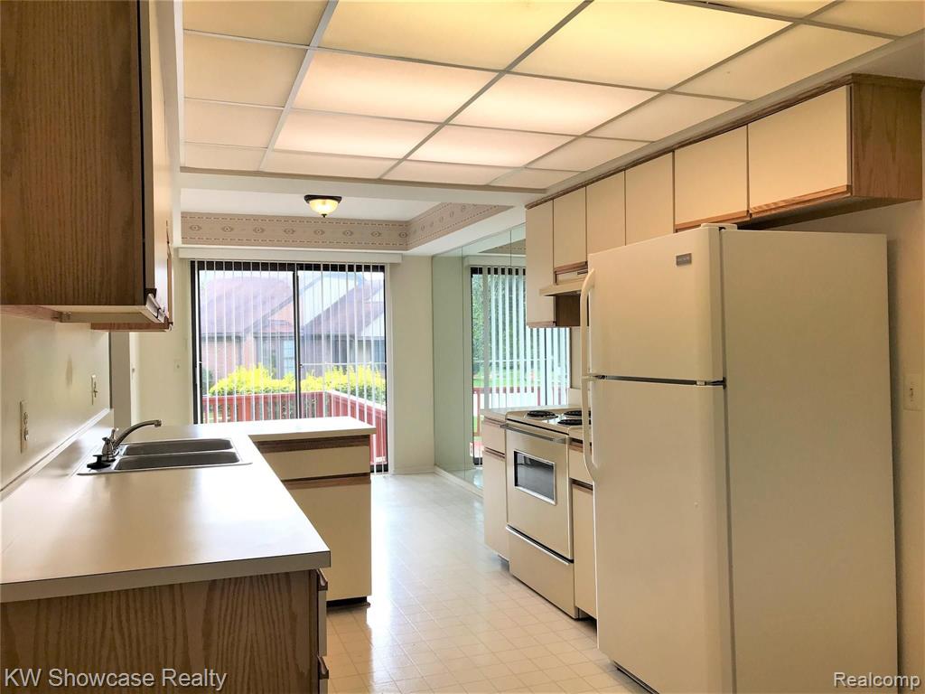 109 Meadow Ln Circle, Unit 3L Rochester Hills, MI 48307 - Photo 10 of 16
