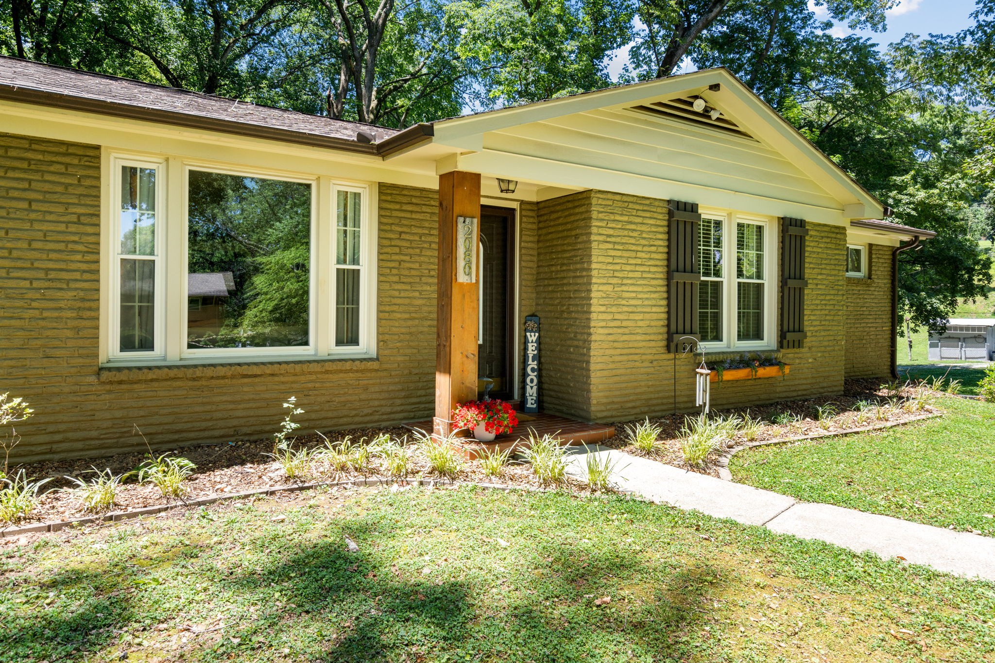 2080 Phillip Long Road Clarksville, TN 37043 - Photo 2 of 32 Gallery Image 2