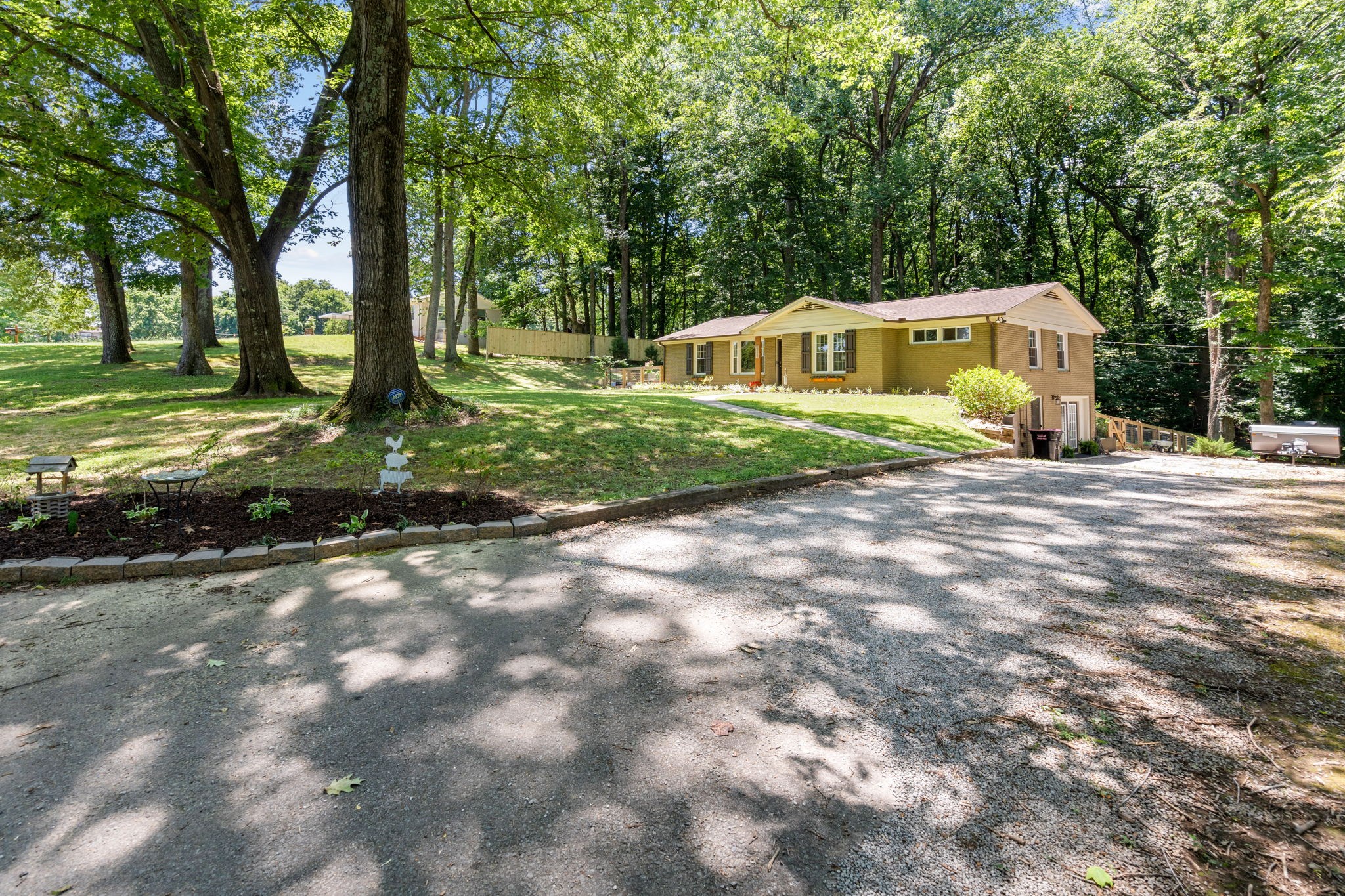 2080 Phillip Long Road Clarksville, TN 37043 - Photo 3 of 32 Gallery Image 3
