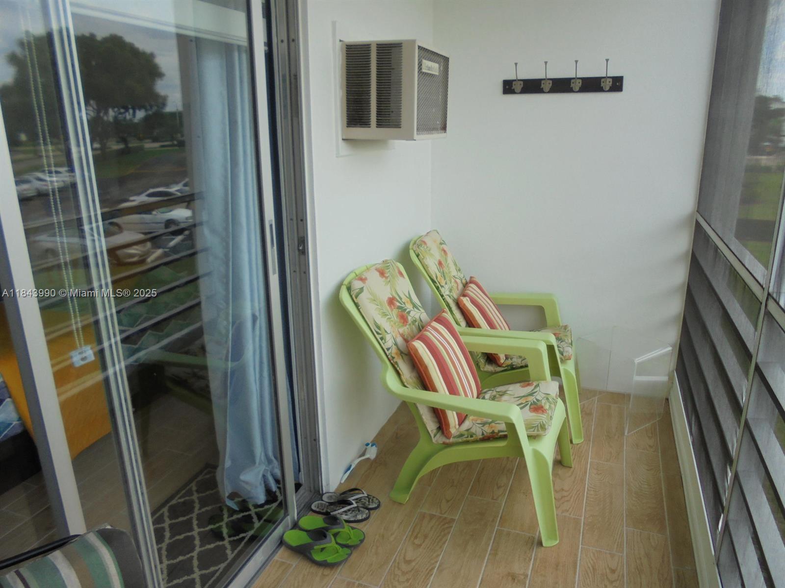 400 Brighton J, Unit 400 Boca Raton, FL 33434 - Photo 2 of 32