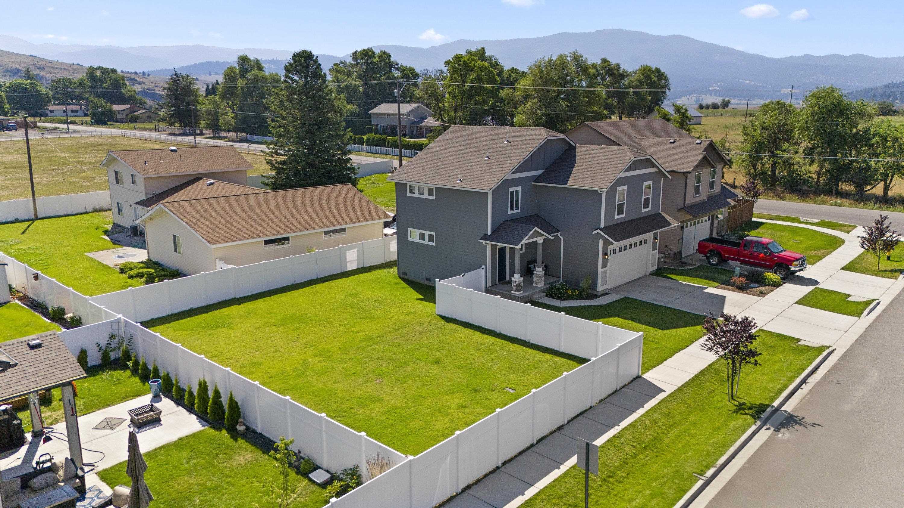 723 South Grady Road Spokane Valley, WA 99016 - Photo 2 of 42