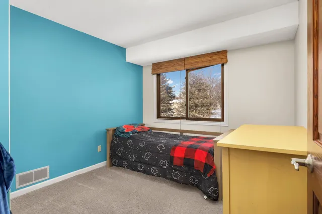 $270,000 | 13611 86th Avenue North, Maple Grove, MN 55369