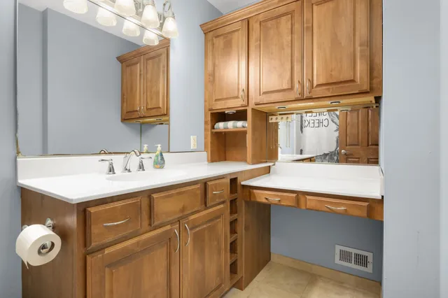 $270,000 | 13611 86th Avenue North, Maple Grove, MN 55369