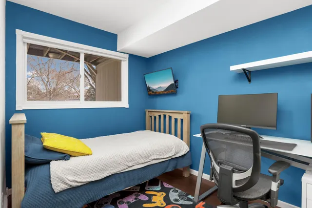 $270,000 | 13611 86th Avenue North, Maple Grove, MN 55369