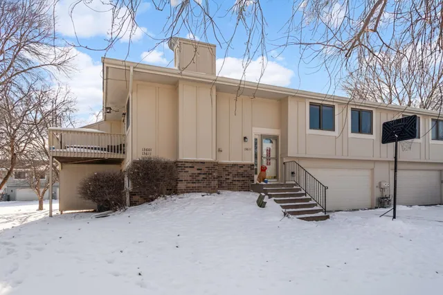 $270,000 | 13611 86th Avenue North, Maple Grove, MN 55369