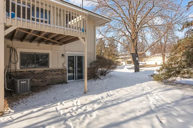 $270,000 | 13611 86th Avenue North, Maple Grove, MN 55369