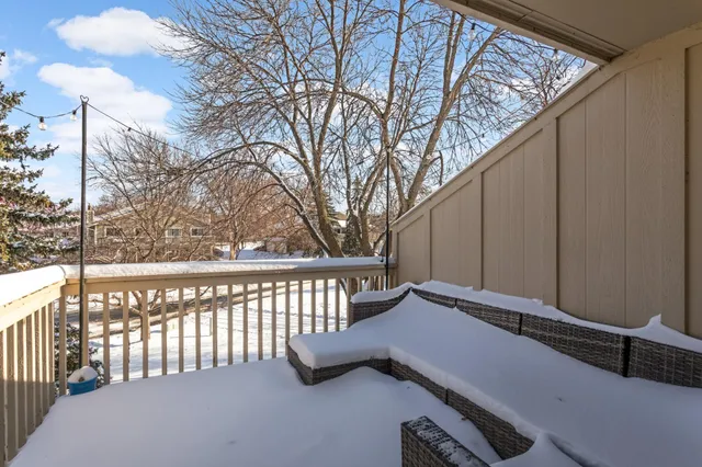 $270,000 | 13611 86th Avenue North, Maple Grove, MN 55369