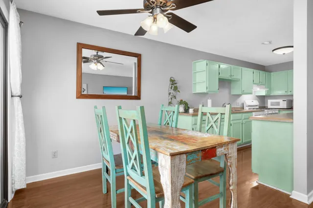 $270,000 | 13611 86th Avenue North, Maple Grove, MN 55369