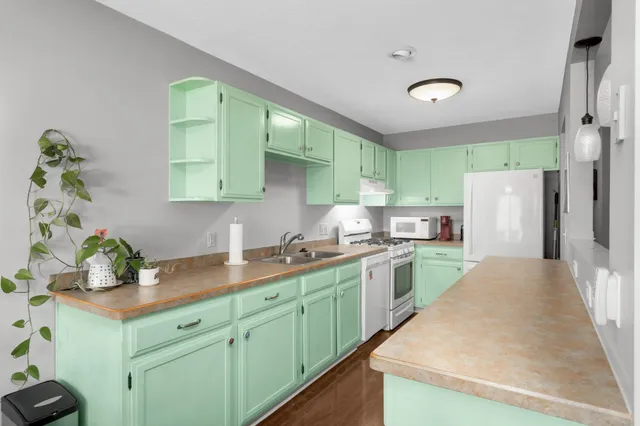 $270,000 | 13611 86th Avenue North, Maple Grove, MN 55369