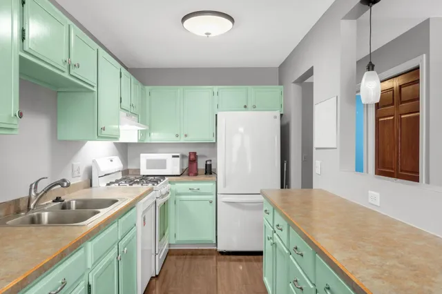 $270,000 | 13611 86th Avenue North, Maple Grove, MN 55369