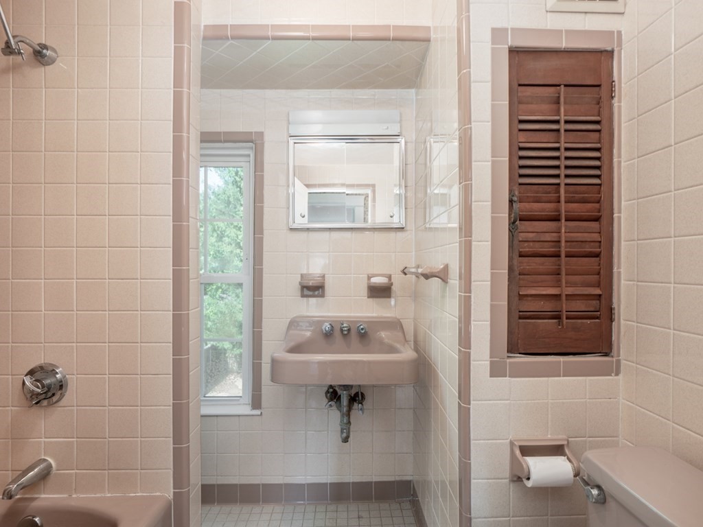115 Westview Road Lowell, MA 01851 - Photo 24 of 40 Gallery Image 24