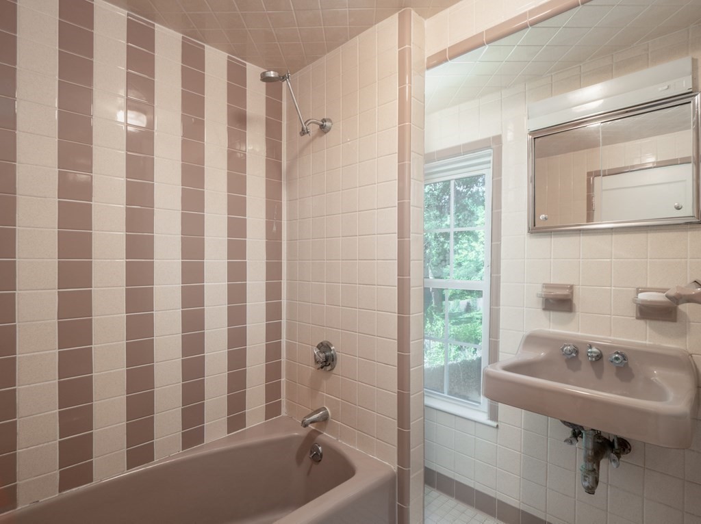 115 Westview Road Lowell, MA 01851 - Photo 25 of 40 Gallery Image 25