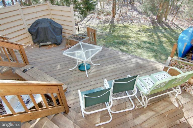1505 Deer Point Way Reston, VA 20194 - Photo 3 of 19 Rear Deck and treed commons