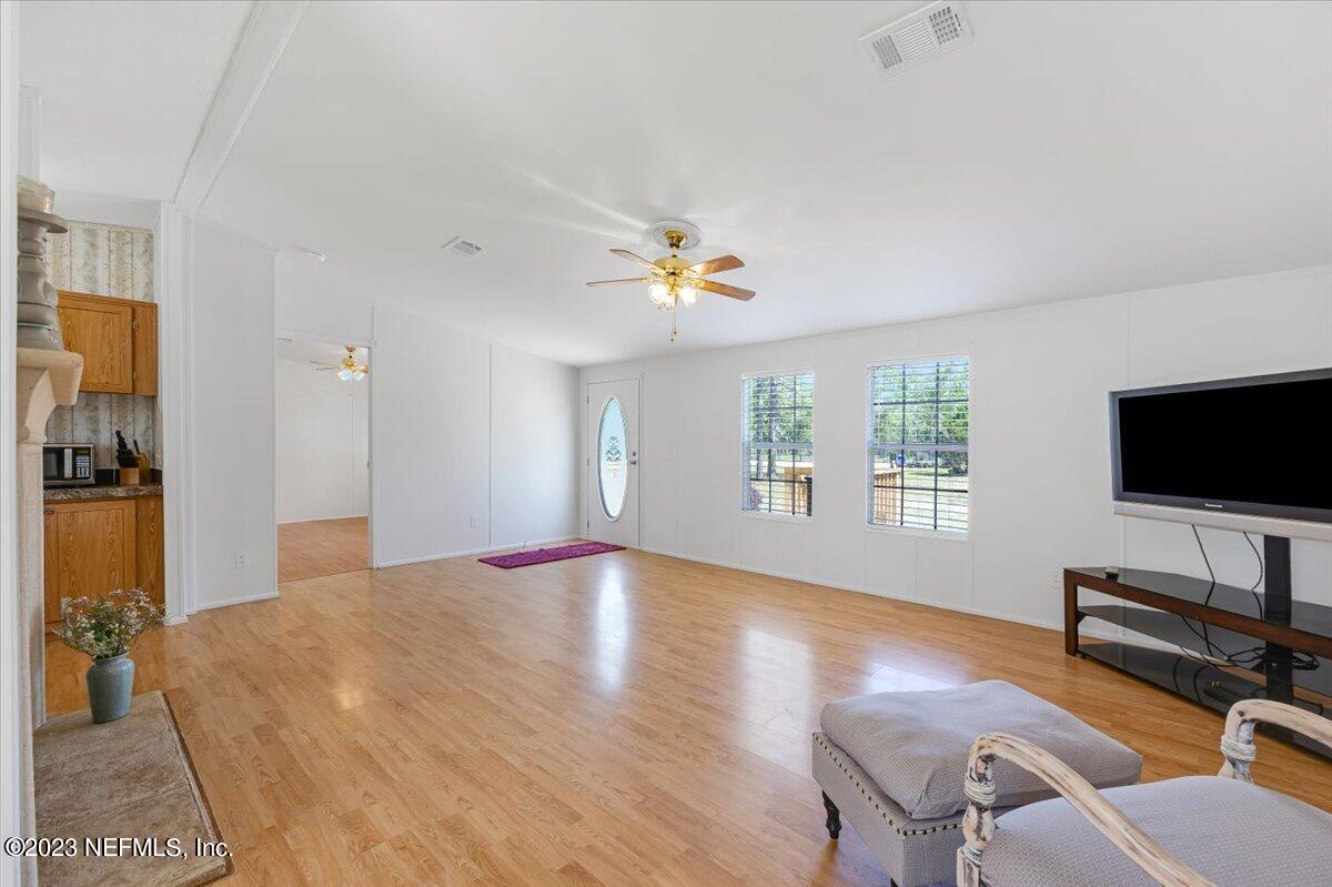 5735 Sequoia Road Keystone Heights, FL 32656 - Photo 8 of 27 Living Room