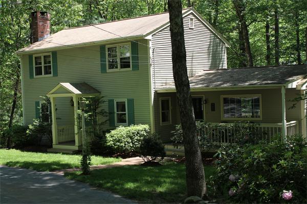 567 Fowler Road Northbridge, MA 01534 - Photo 3 of 22 a view of a house with backyard and garden