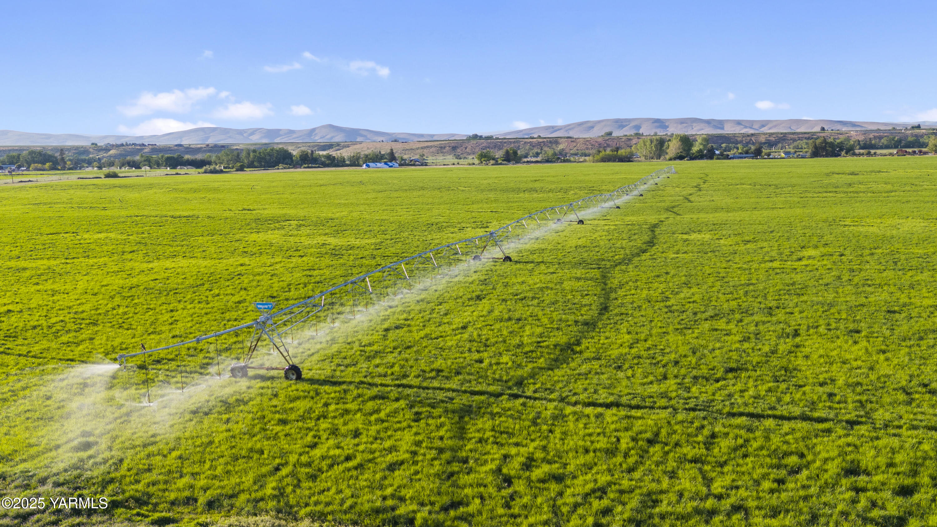 14530 Rutherford Road Yakima, WA 98903 - Photo 21 of 33 a view of an outdoor space and a lake view