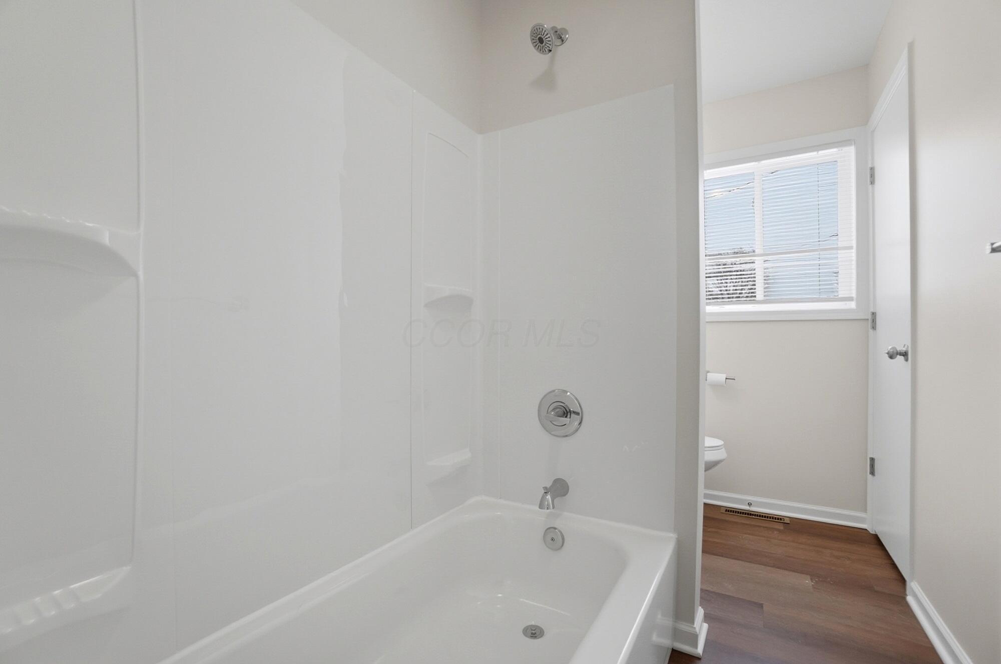 3824 Wade Road Columbus, OH 43232 - Photo 22 of 42 Bath