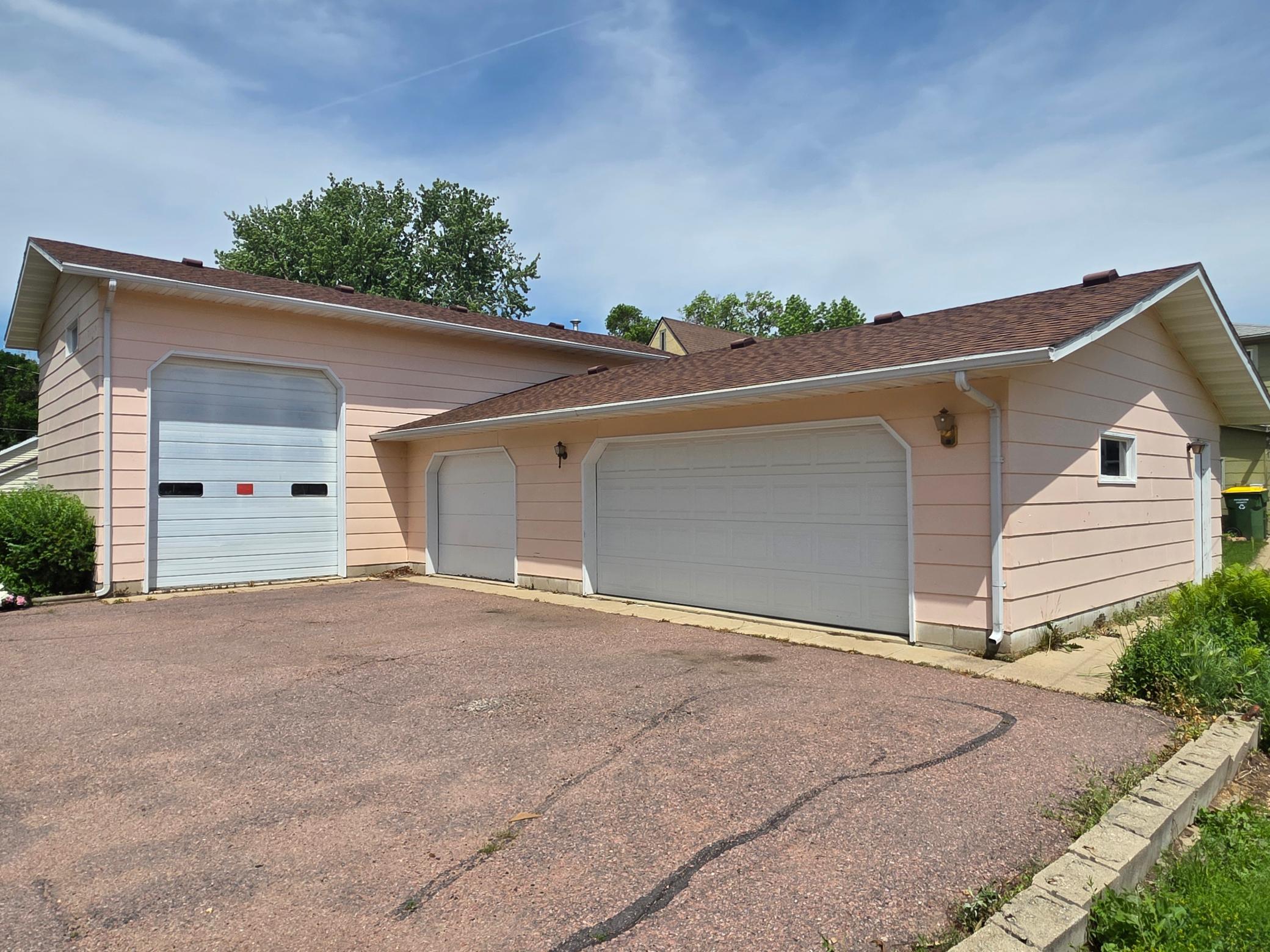 412 Main Street West Pipestone, MN 56164 - Photo 16 of 61